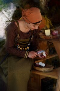 artisan, woman, cook, cutting, slice, person, in the old days, medieval, manual, work